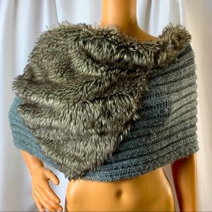 Express Faux Fur Taille Unique Infinity Shawl NWOT